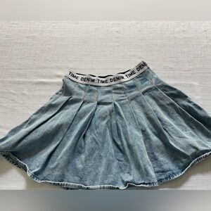 Adorable pleated a-line denim/jean skirt with wide white and black  waste band